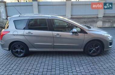 Универсал Peugeot 308 2011 в 