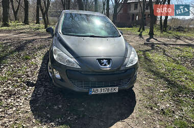 Хэтчбек Peugeot 308 2011 в 