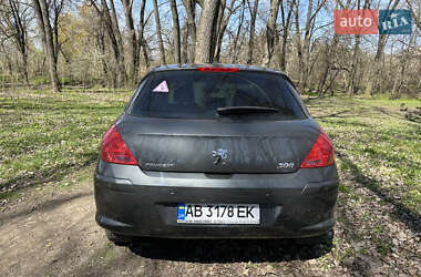 Хэтчбек Peugeot 308 2011 в 