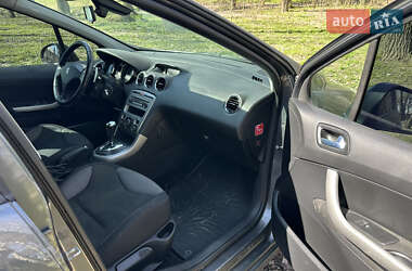 Хэтчбек Peugeot 308 2011 в 