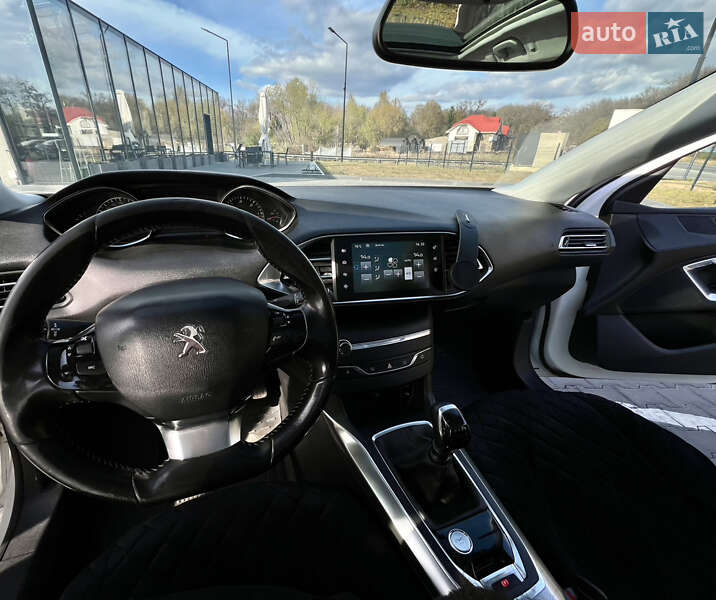 Універсал Peugeot 308 2015 в Ужгороді