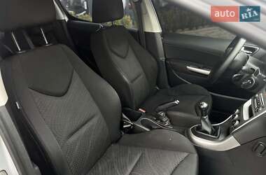 Хетчбек Peugeot 308 2013 в 