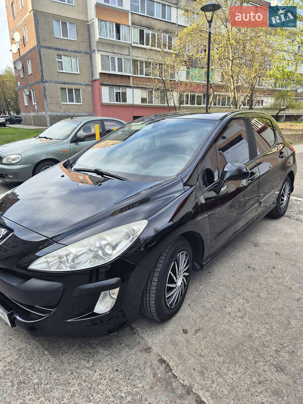 Хетчбек Peugeot 308 2008 в Вараші
