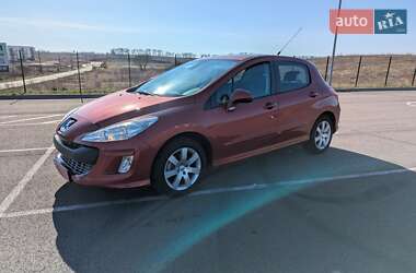 Хэтчбек Peugeot 308 2008 в 