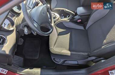 Хэтчбек Peugeot 308 2008 в 