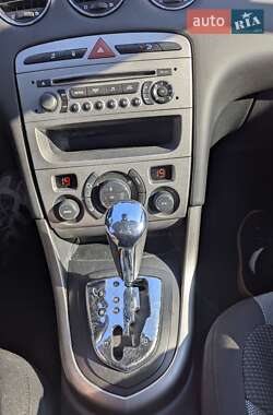 Хэтчбек Peugeot 308 2008 в 