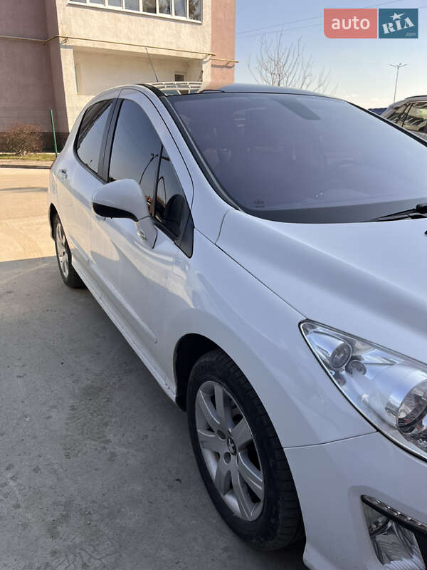 Хетчбек Peugeot 308 2012 в Славуті