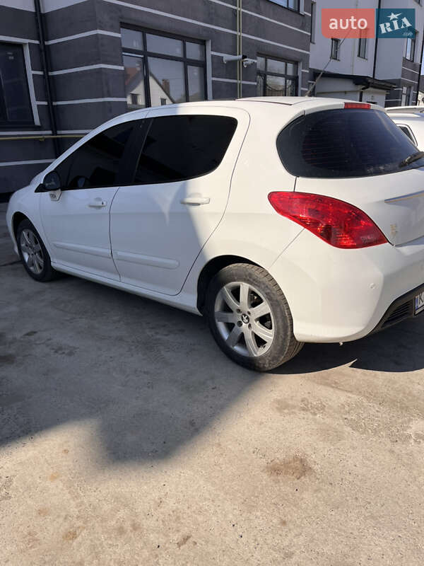 Хетчбек Peugeot 308 2012 в Славуті