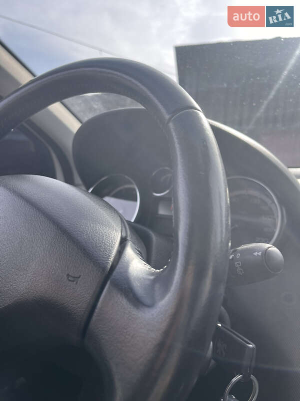 Хетчбек Peugeot 308 2012 в Славуті