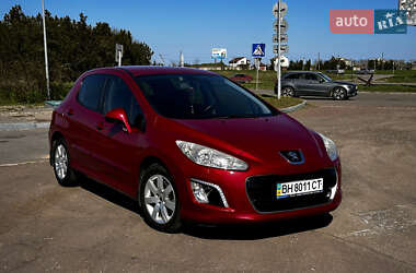 Хэтчбек Peugeot 308 2011 в 