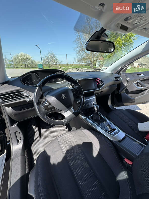 Універсал Peugeot 308 2017 в Радехові