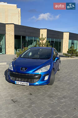 Хэтчбек Peugeot 308 2008 в 
