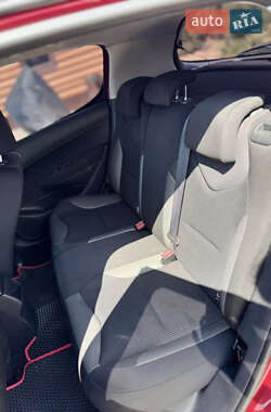 Хэтчбек Peugeot 308 2010 в 