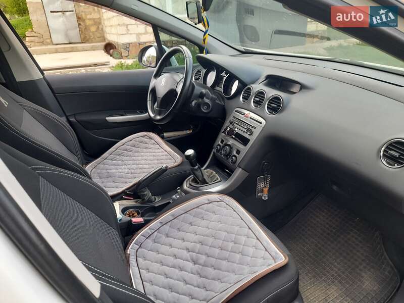 Універсал Peugeot 308 2011 в Софіївській Борщагівці