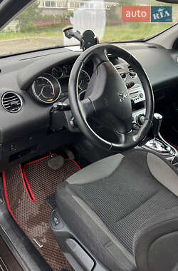 Хэтчбек Peugeot 308 2012 в 