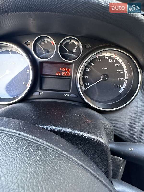 Хэтчбек Peugeot 308 2011 в Днепре