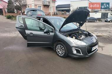Хетчбек Peugeot 308 2012 в 