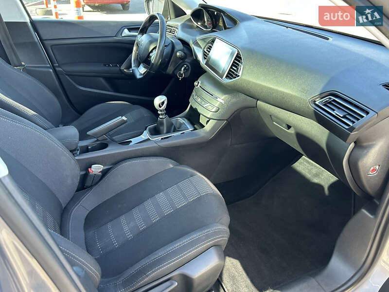 Универсал Peugeot 308 2015 в Киеве