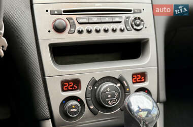 Хэтчбек Peugeot 308 2009 в 