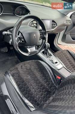 Хетчбек Peugeot 308 2016 в 