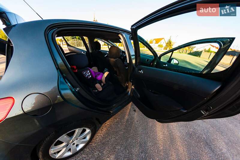 Хэтчбек Peugeot 308 2007 в Костополе