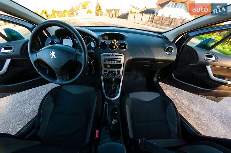 Хэтчбек Peugeot 308 2007 в Костополе