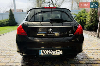 Хэтчбек Peugeot 308 2012 в 