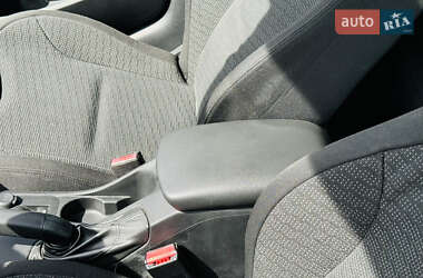 Хэтчбек Peugeot 308 2012 в 