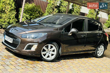 Хэтчбек Peugeot 308 2012 в 