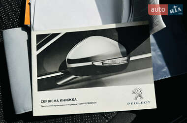 Хэтчбек Peugeot 308 2012 в 