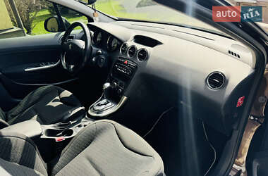 Хэтчбек Peugeot 308 2012 в 