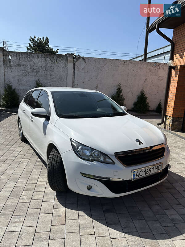 Универсал Peugeot 308 2015 в Маневичах