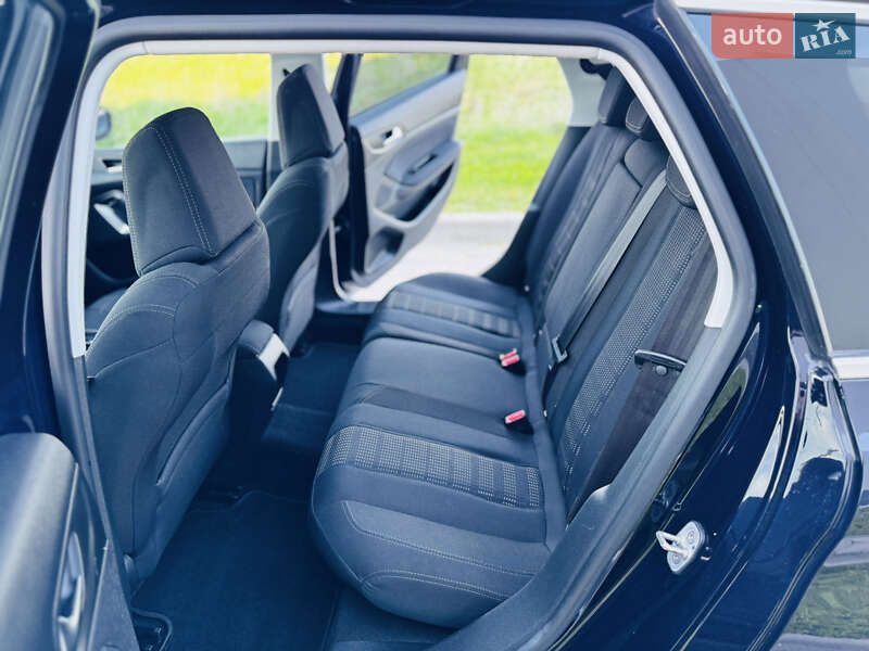 Універсал Peugeot 308 2015 в Здолбуніві