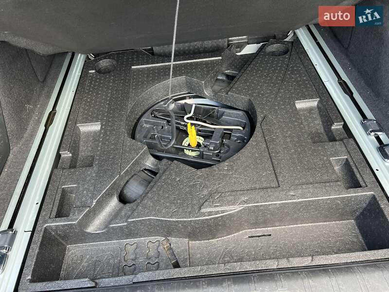 Универсал Peugeot 308 2016 в Киеве