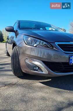 Універсал Peugeot 308 2015 в Южноукраїнську