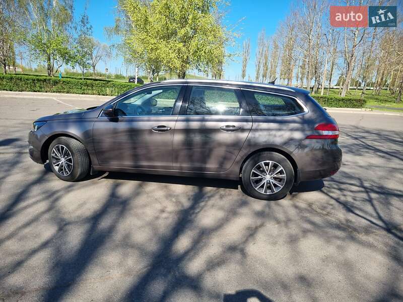 Універсал Peugeot 308 2015 в Южноукраїнську