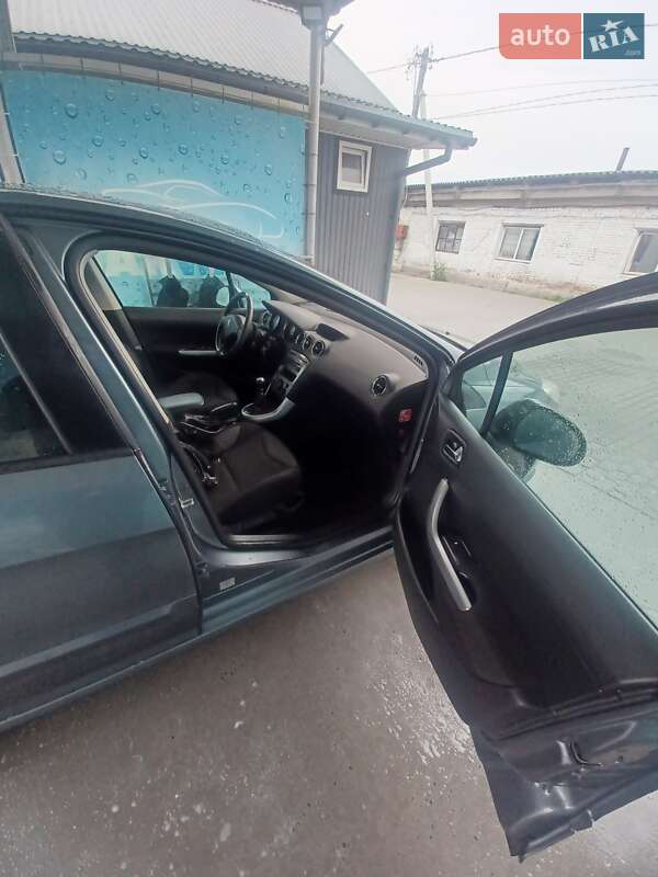 Хэтчбек Peugeot 308 2009 в Малине