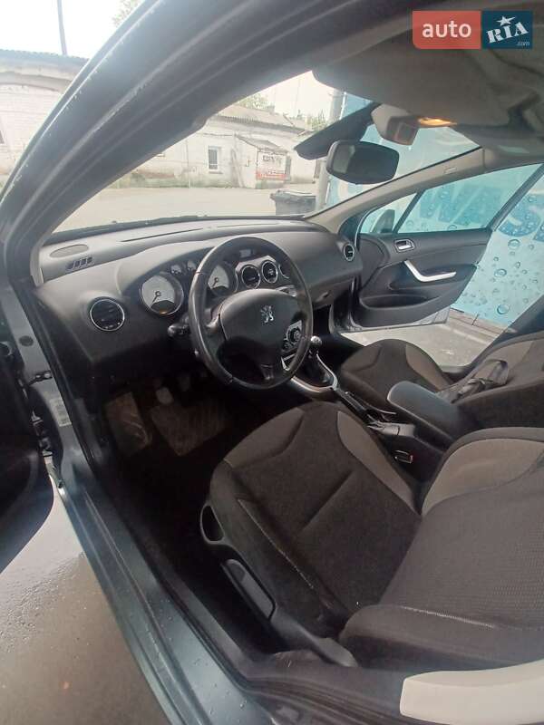 Хэтчбек Peugeot 308 2009 в Малине