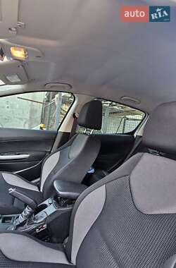 Хетчбек Peugeot 308 2012 в 