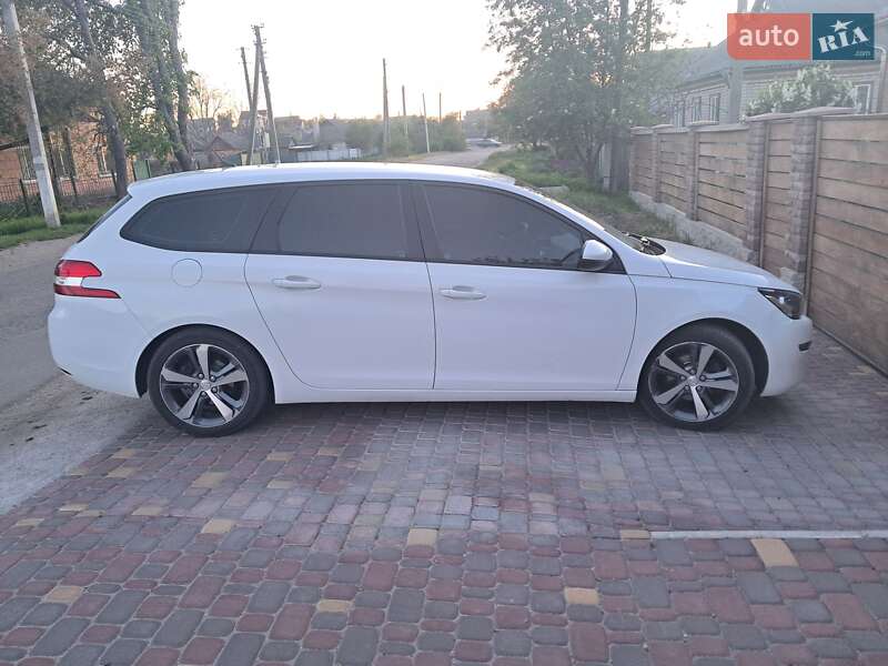 Універсал Peugeot 308 2016 в Олександрівці