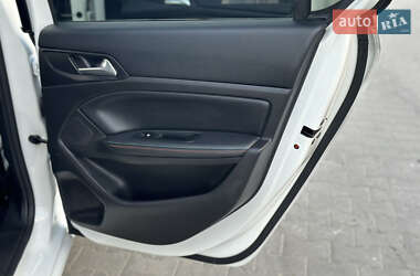 Хэтчбек Peugeot 308 2018 в 