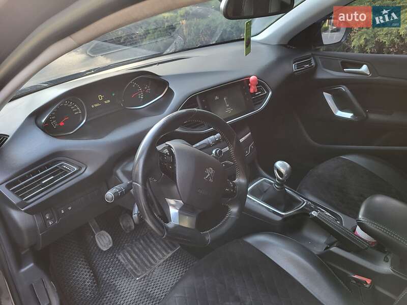 Универсал Peugeot 308 2014 в Днепре