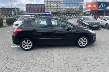 Хэтчбек Peugeot 308 2012 в 