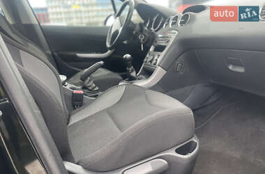 Хэтчбек Peugeot 308 2012 в 