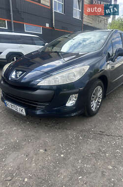 Хэтчбек Peugeot 308 2010 в 