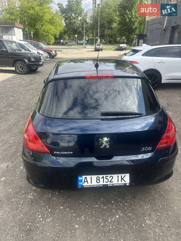 Хэтчбек Peugeot 308 2010 в Киеве