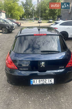 Хэтчбек Peugeot 308 2010 в 