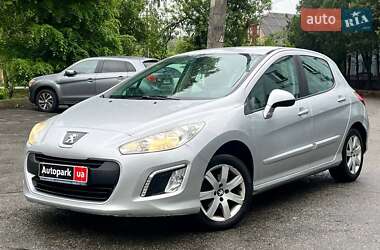 Хэтчбек Peugeot 308 2011 в Киеве