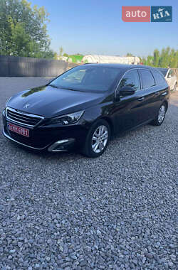 Универсал Peugeot 308 2014 в Коростене