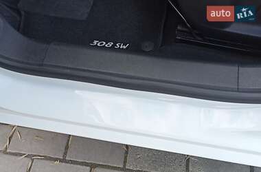Универсал Peugeot 308 2015 в 